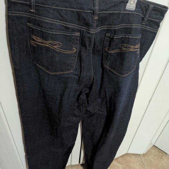 ~NWOT Women's Jeans - Picture 5 of 5